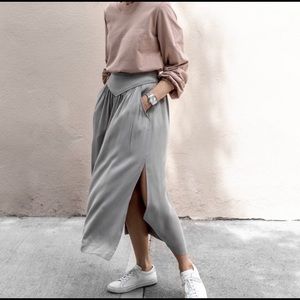NEW Aritzia Wilfred skirt